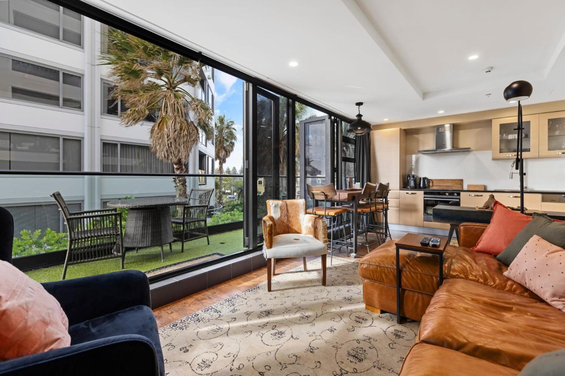 Marvelous Downtown Apartment Moments From Main Beach With Heated Pool, Gym And Parking Mount Maunganui Kültér fotó