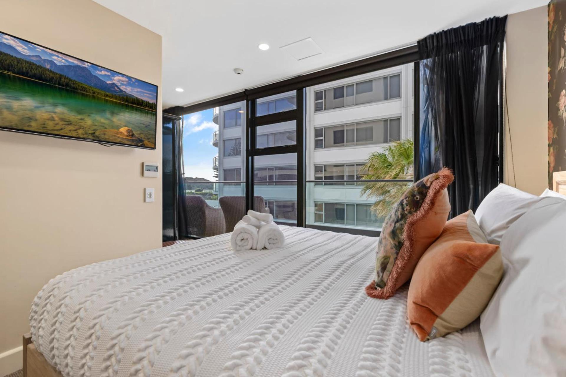 Marvelous Downtown Apartment Moments From Main Beach With Heated Pool, Gym And Parking Mount Maunganui Kültér fotó