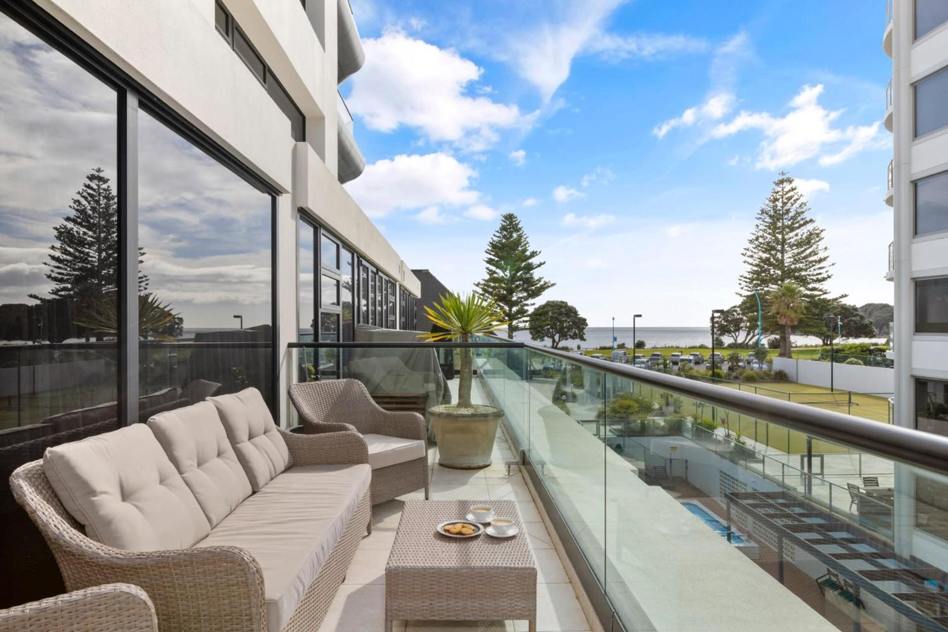 Marvelous Downtown Apartment Moments From Main Beach With Heated Pool, Gym And Parking Mount Maunganui Kültér fotó
