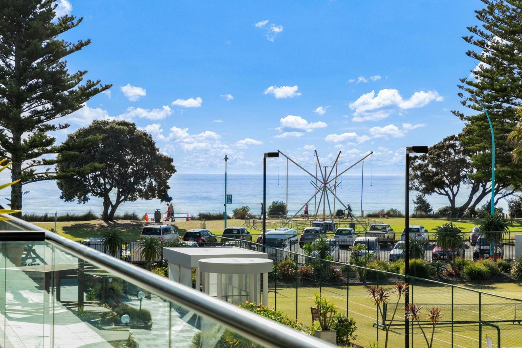 Marvelous Downtown Apartment Moments From Main Beach With Heated Pool, Gym And Parking Mount Maunganui Kültér fotó